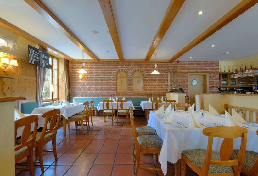 호텔 Golden Tulip Luebecker Hof