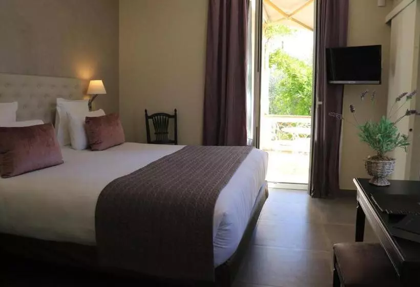 Отель La Bastide De L'oliveraie