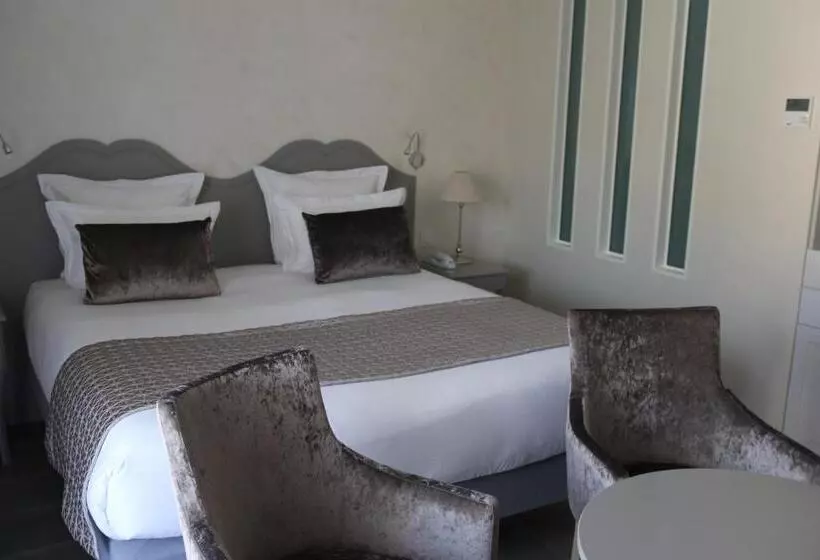 Отель La Bastide De L'oliveraie