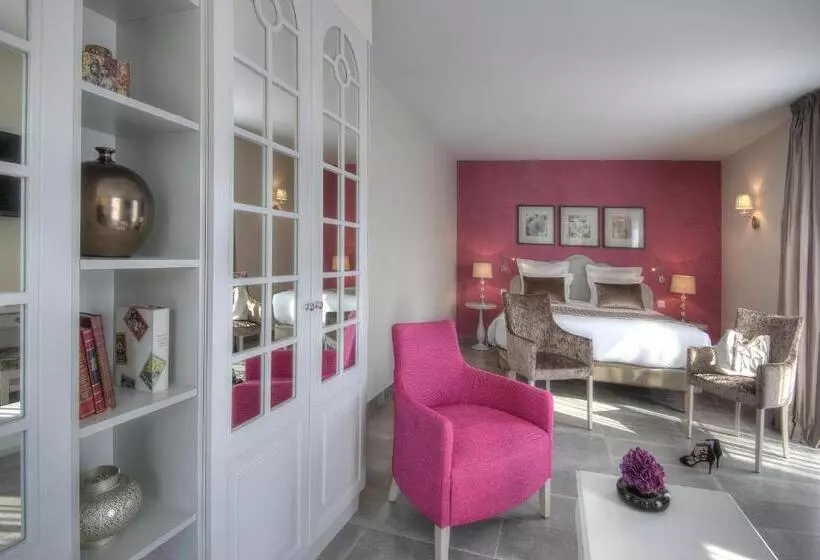 Отель La Bastide De L'oliveraie