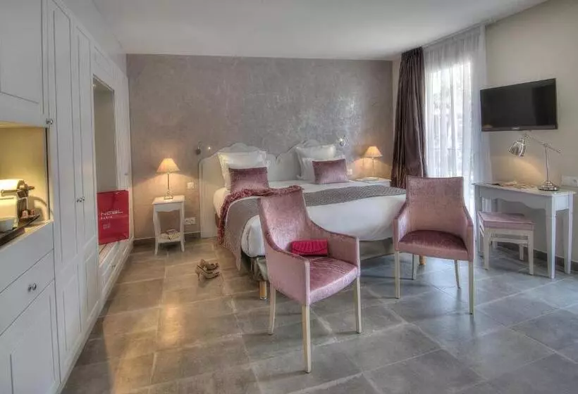 Отель La Bastide De L'oliveraie