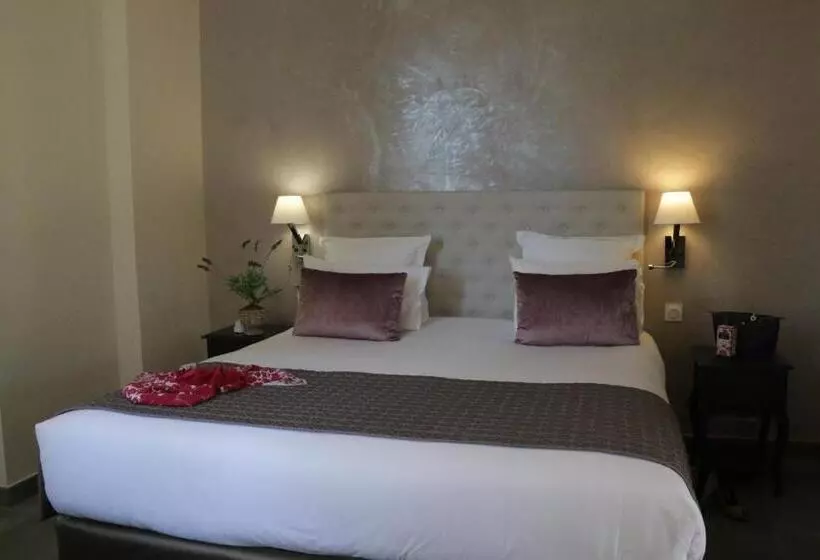 Отель La Bastide De L'oliveraie