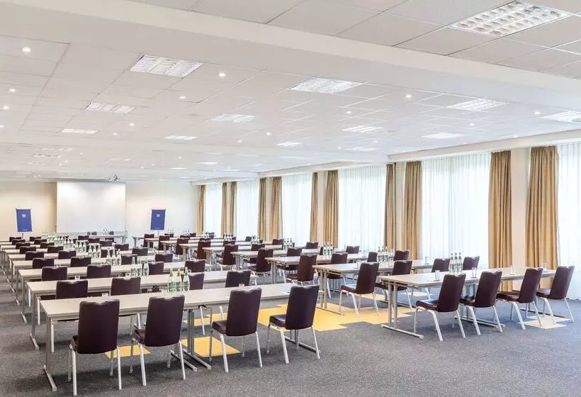 فندق NH Leipzig Messe