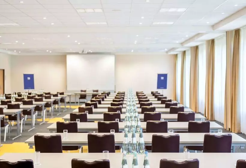 فندق NH Leipzig Messe