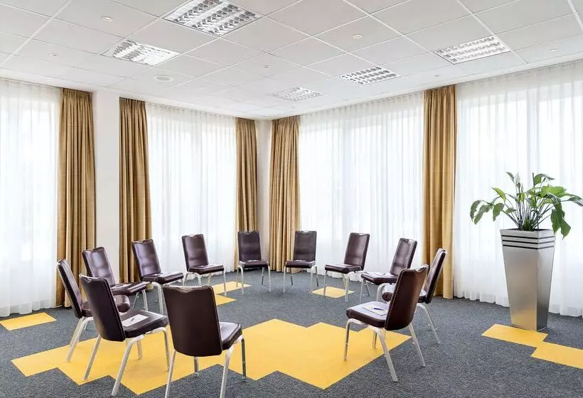 فندق NH Leipzig Messe