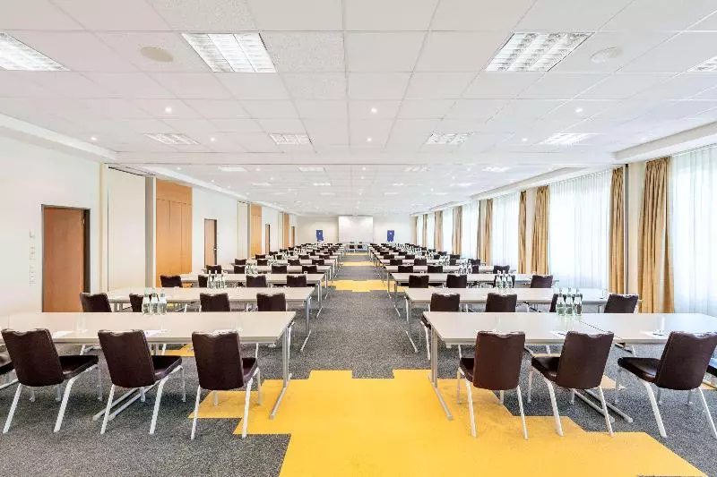 فندق NH Leipzig Messe