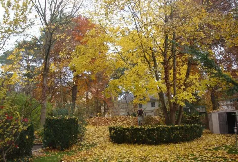 هتل Landhaus Schlachtensee