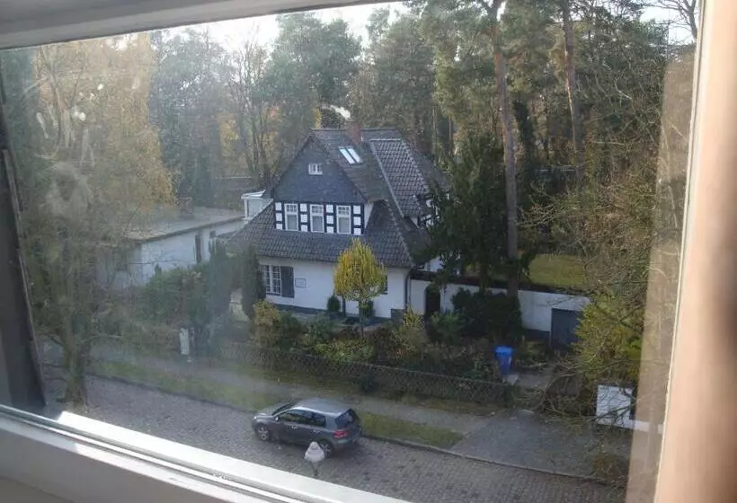 هتل Landhaus Schlachtensee
