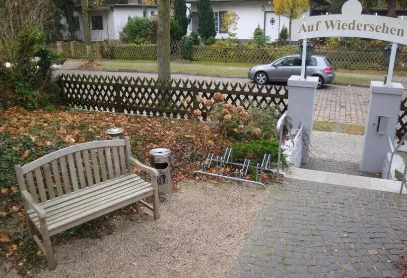 هتل Landhaus Schlachtensee
