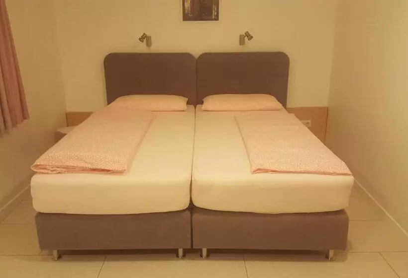 Отель Restaurant Ratsstube