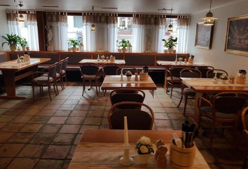 Отель Restaurant Ratsstube