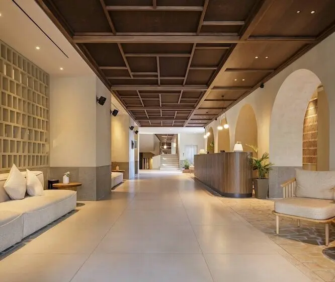 Akrotiri Beach Resort Hotel