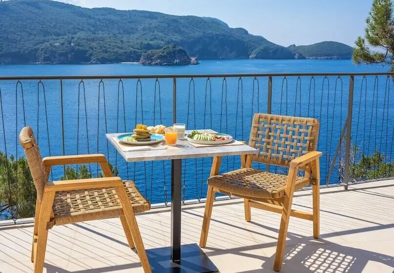 Akrotiri Beach Resort Hotel