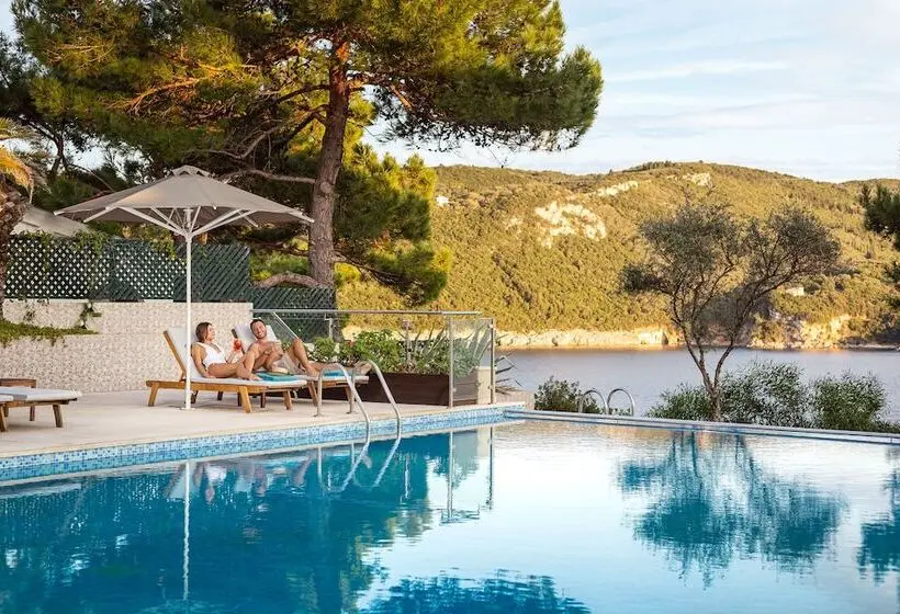 Akrotiri Beach Resort Hotel