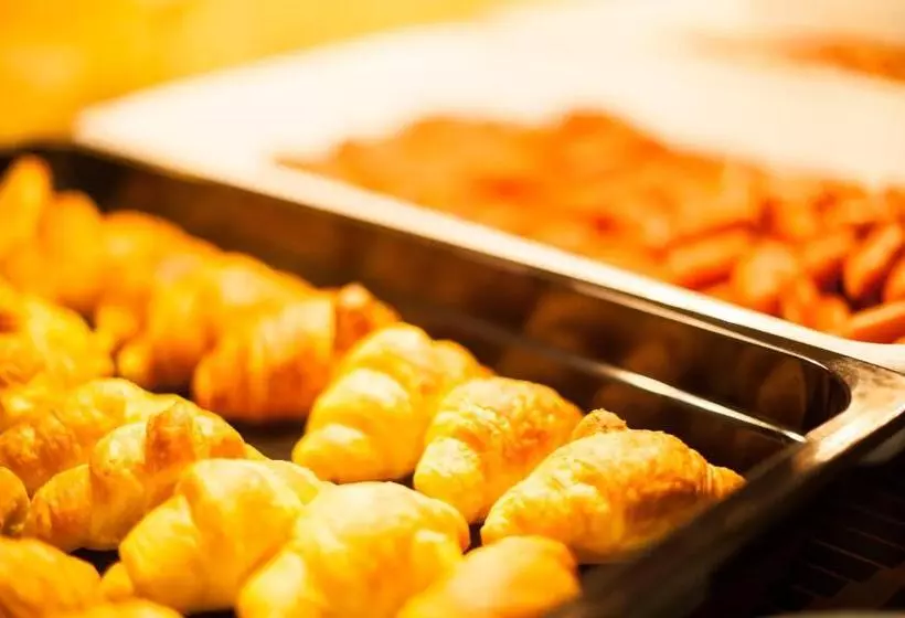 فندق Crystal City