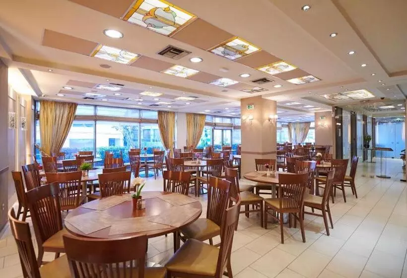 فندق Crystal City