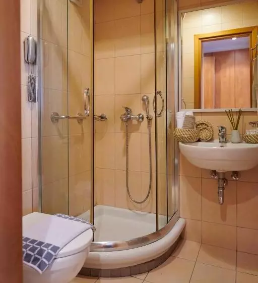 فندق Crystal City