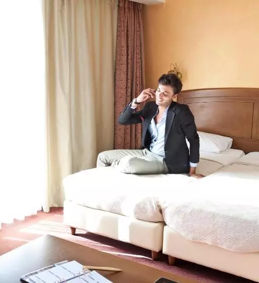 فندق Crystal City