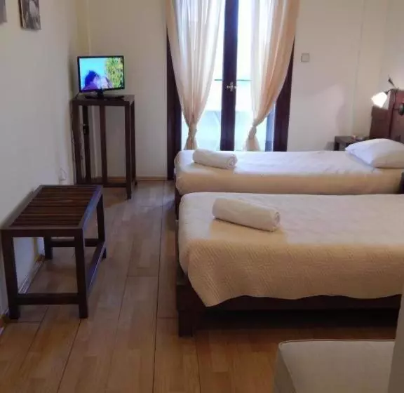 ホテル Philoxenia