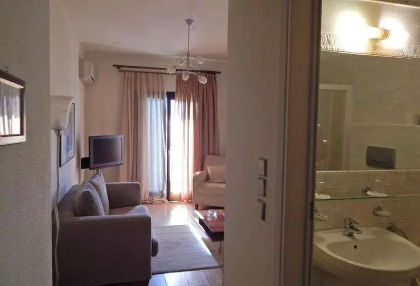 ホテル Philoxenia