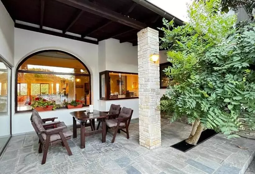 ホテル Philoxenia