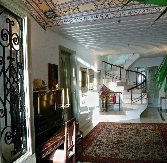 هتل Villa Andromeda