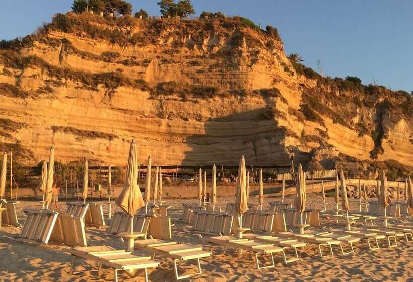 호텔 Tui Blue Tropea – Baia Di Riaci Resort