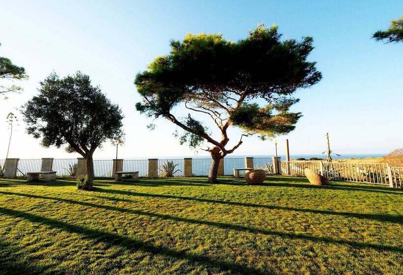 호텔 Tui Blue Tropea – Baia Di Riaci Resort