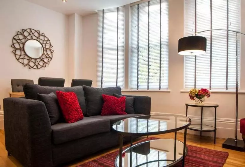 Garrick Mansions By Aeria Apartments