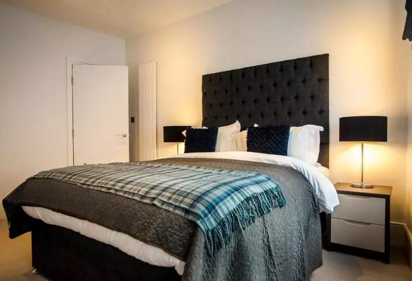 Garrick Mansions By Aeria Apartments