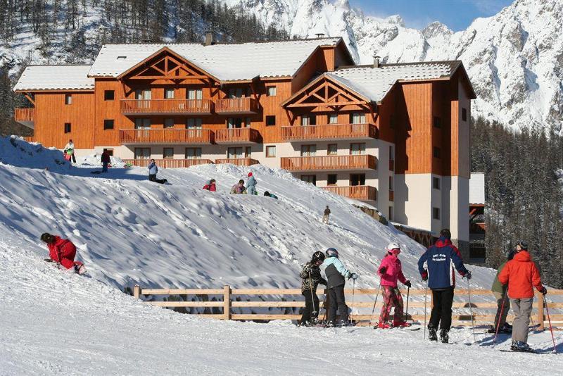 Отель Les Gentianes