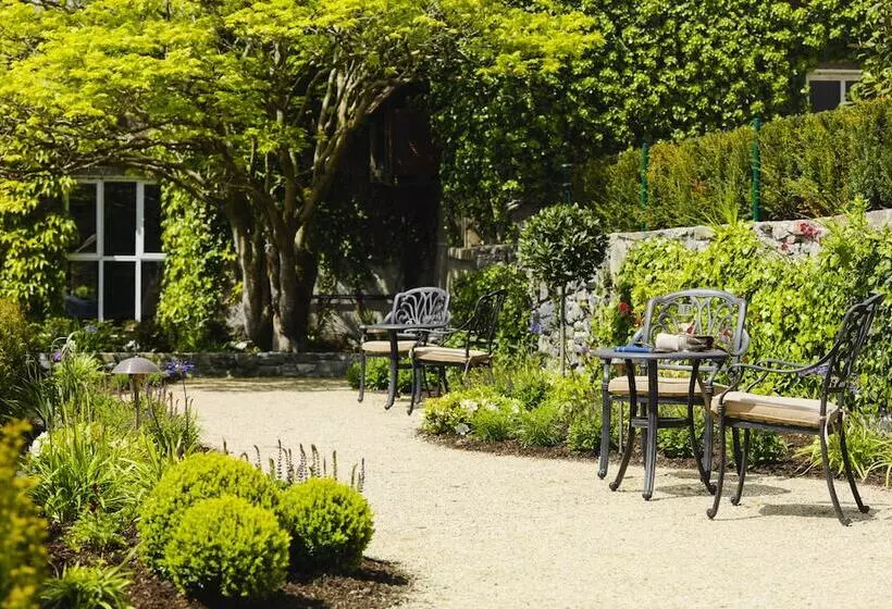 בית מלון כפרי Ballynahinch Castle