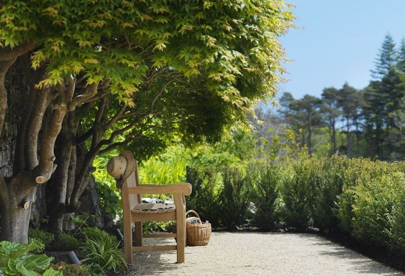 فندق Ballynahinch Castle