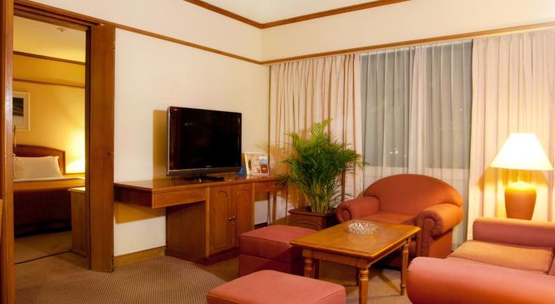 酒店 Elmi Surabaya