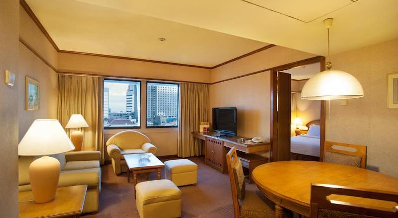 酒店 Elmi Surabaya