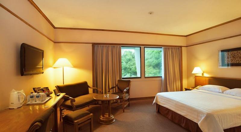 酒店 Elmi Surabaya