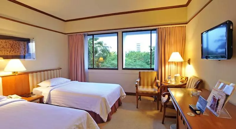 Отель Elmi Surabaya