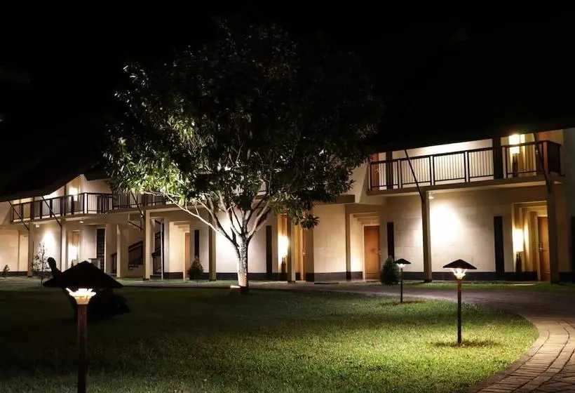 ホテル Grand Luley Manado