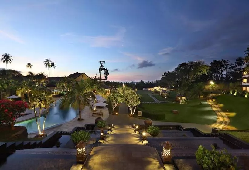 ホテル Grand Luley Manado