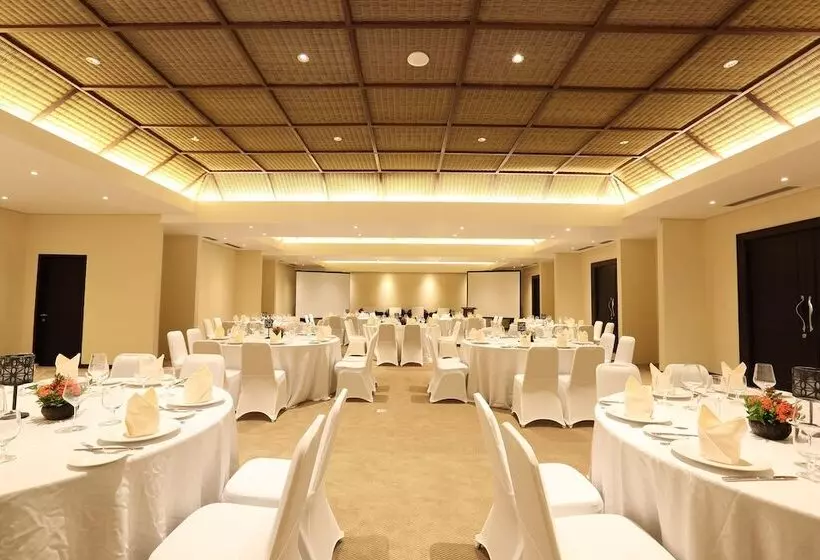 ホテル Grand Luley Manado