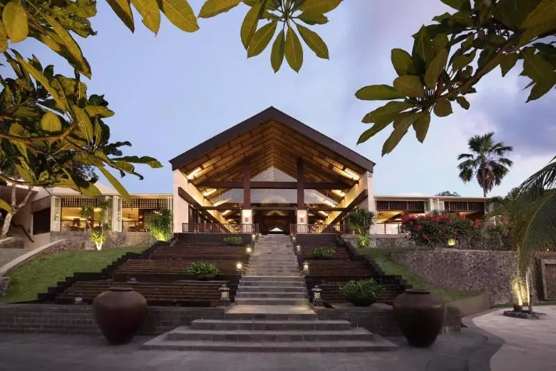 ホテル Grand Luley Manado