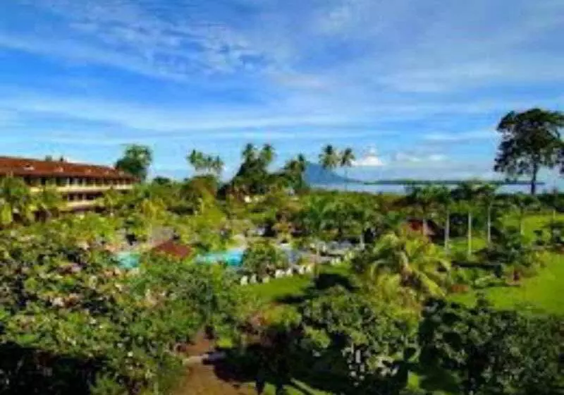 ホテル Grand Luley Manado