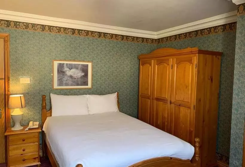 هتل Imperial  Lodge