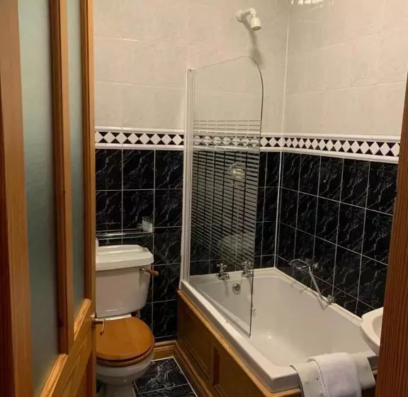 هتل Imperial  Lodge