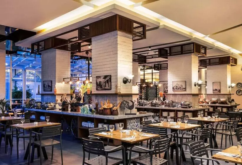 Отель Mercure Surabaya