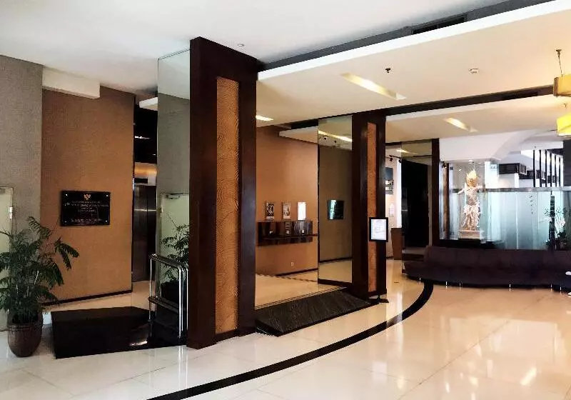 Отель Mercure Surabaya