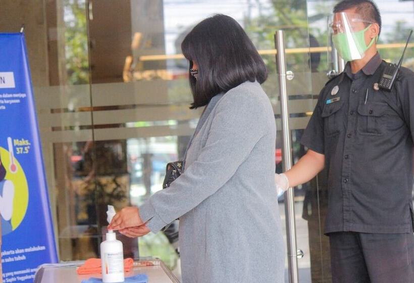 هتل New Saphir Yogyakarta