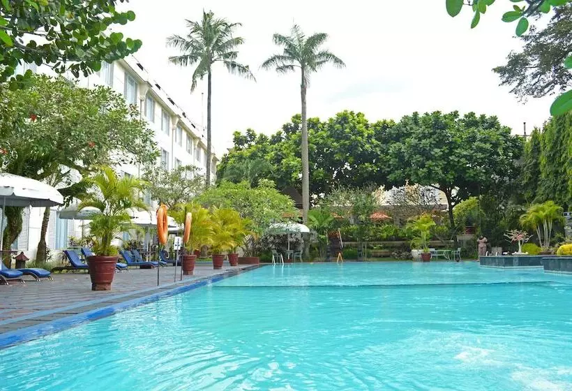 בית מלון כפרי New Saphir Yogyakarta