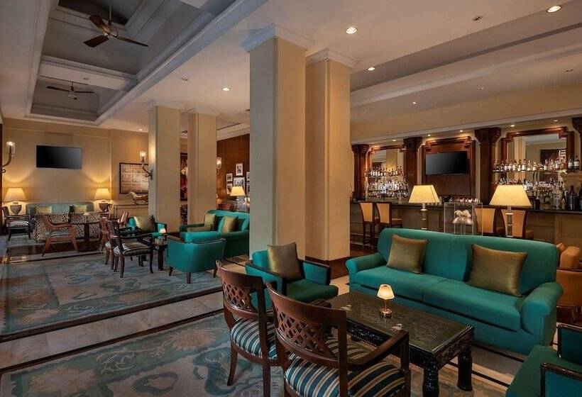 ホテル Radisson Blu Plaza Delhi Airport