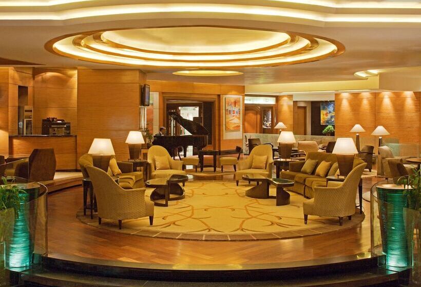 ホテル Radisson Blu Plaza Delhi Airport